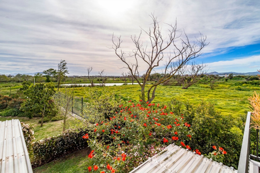 4 Bedroom Property for Sale in Croydon Gardens Estate Western Cape